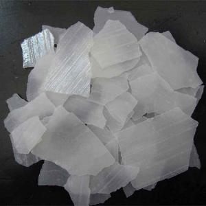 China manufacturer Flakes / Pearls / Solid 99% ( Sodium Hydroxide , NaOH ) Caustic Soda